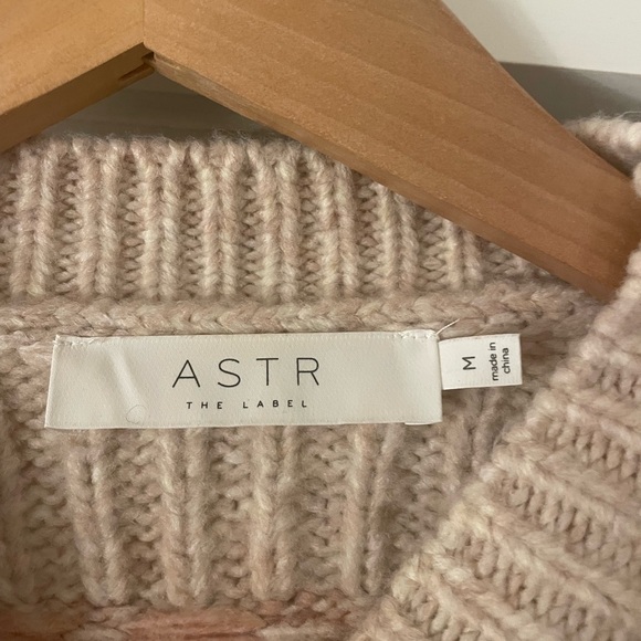 NWOT ASTR the Label Maria Mock Neck Fair Isle Sweater M - Picture 3 of 10